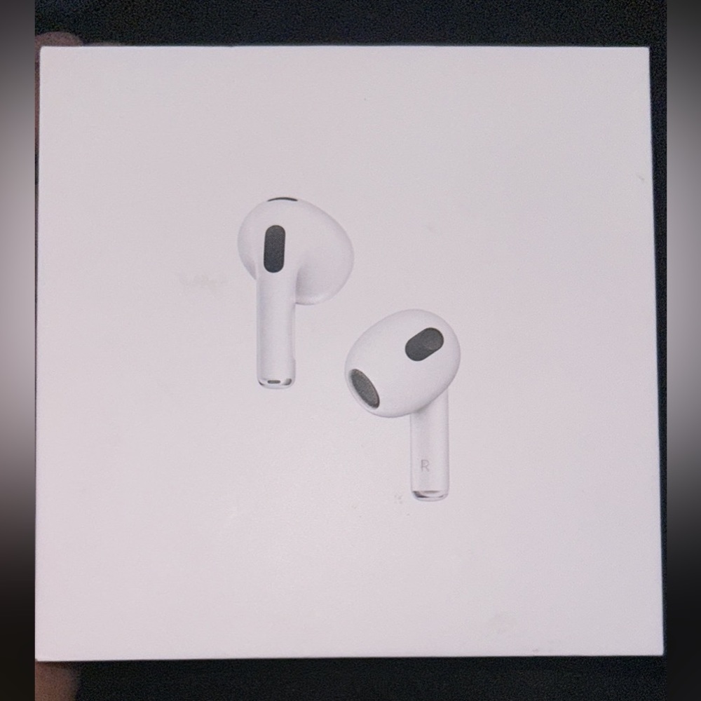 Apple AirPods Gen 3 Brand New !!